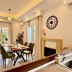 Sunlight With Private Pool By Dadovillas Villa