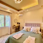 Sunlight With Private Pool By Dadovillas Vilă Sidárion